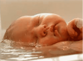 Donner le bain à bébé - Doctissimo